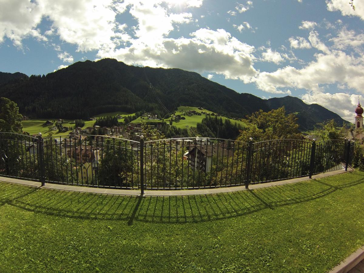 Villa Hubertus オルティゼーイ エクステリア 写真